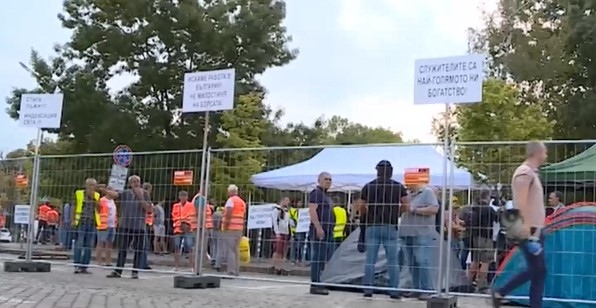 Пореден протест на пътните строители За трети ден ще има